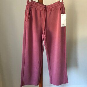 Athleta Seasoft Mid Rise Straight Pant Crop NWT XS